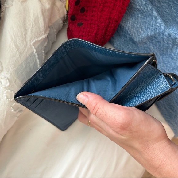 NWOT Blue Coach snap wallet - Picture 4 of 8